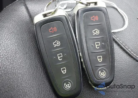 2013 Ford Escape Titanium из США, поврежденный, VIN 1FMCU9J91DUB49353